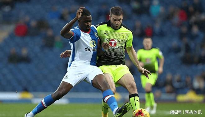 沃特福德队在英格兰足球比赛中显露实力