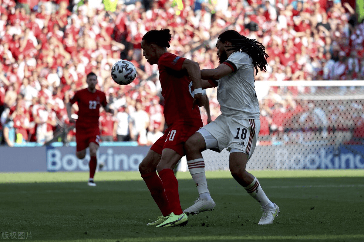 丹麦横扫莱比锡红牛，拉什福德扛起全队