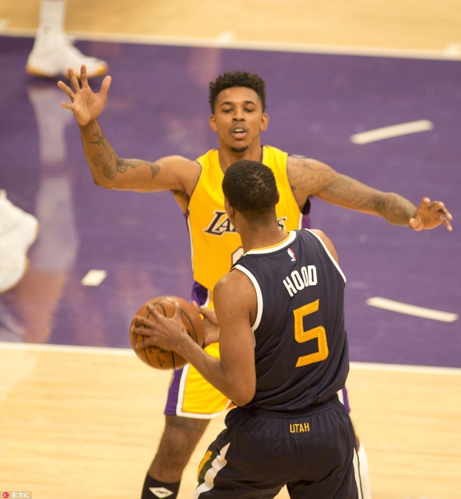 哈斯车队绝杀红牛车队,拉塞尔扛起全队 哈斯车队绝杀红牛车队,拉塞尔扛起全队