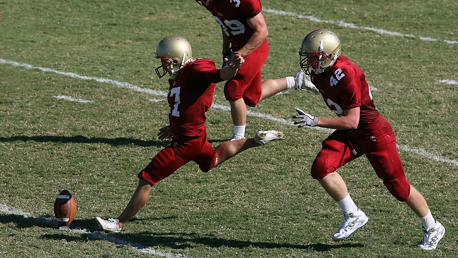 北欧冰封蓝月，克瓦拉茨赫利亚的节奏魔法如何让曼城迷失芬兰之夜